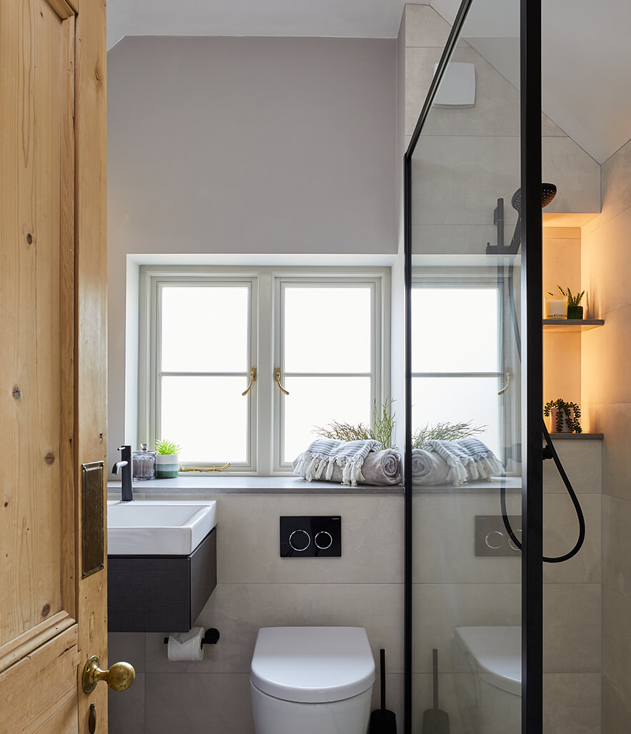 Compact wetroom in Ockham