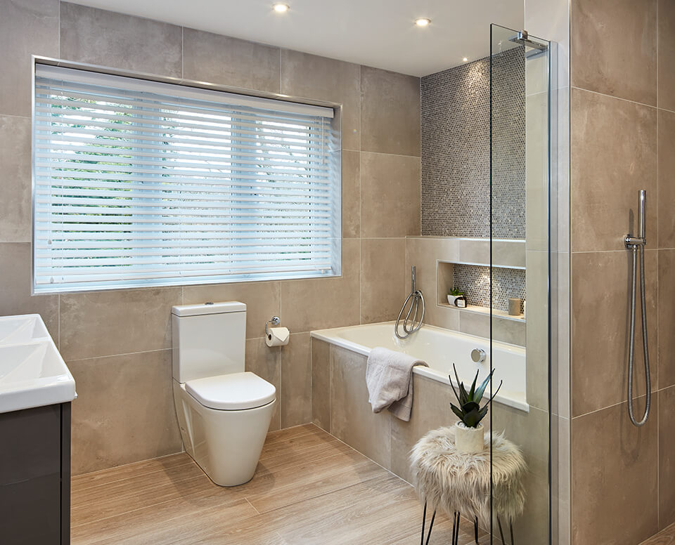 Master en suite in cobham real