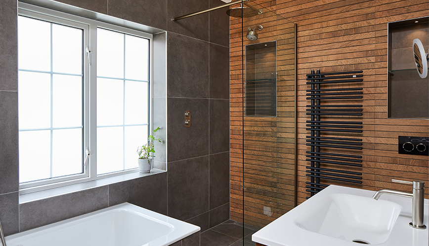 FAMILY BATHROOM IN TEDDINGTON