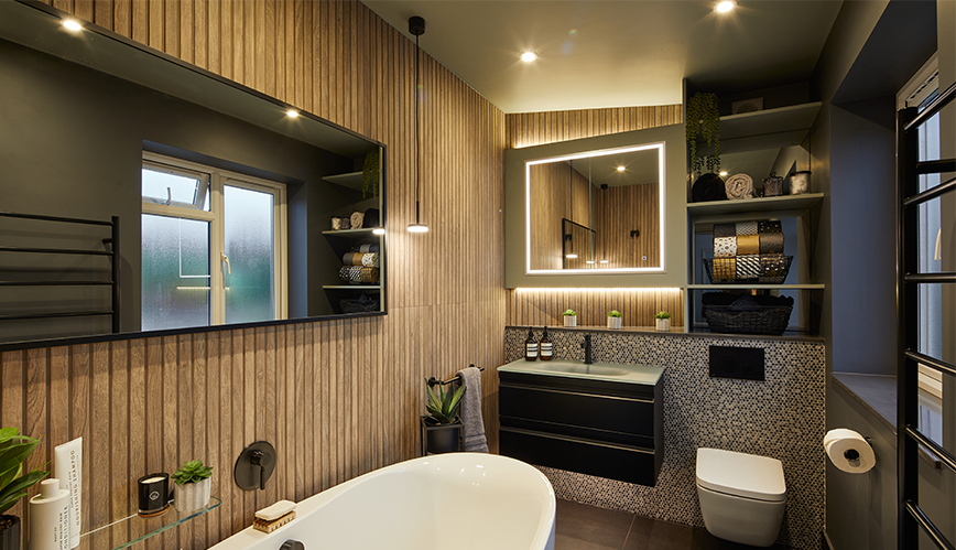 colonial bathroom in Weybridge