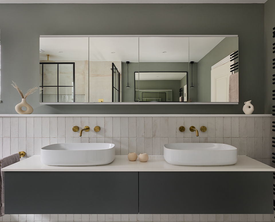 master ensuite in Weybridge